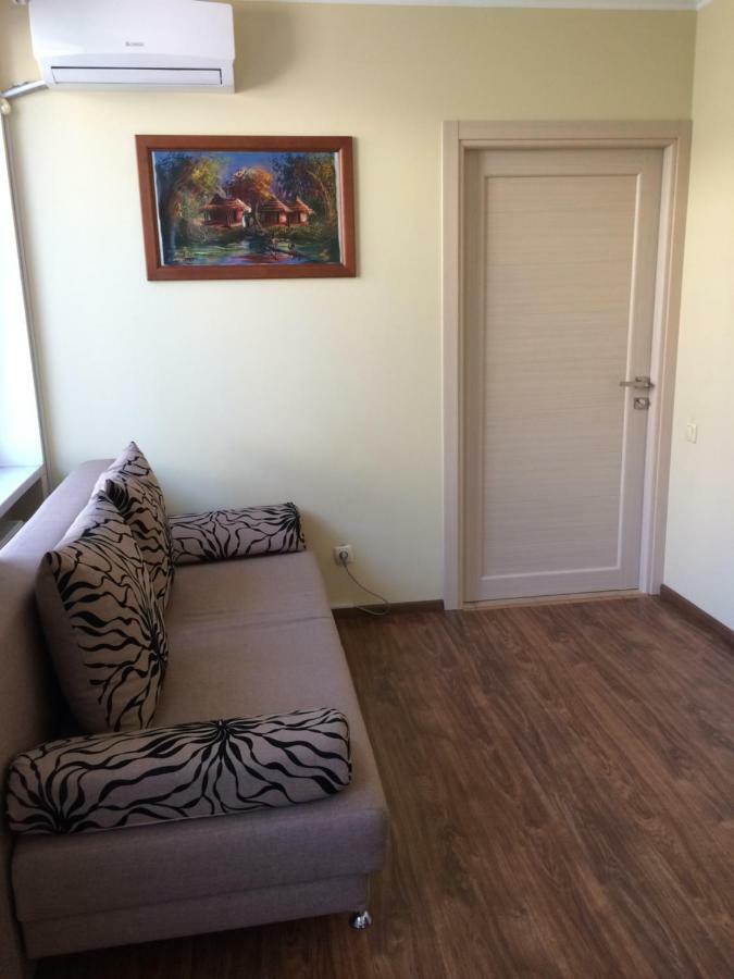 Room In The Guest House Odessa Exterior foto