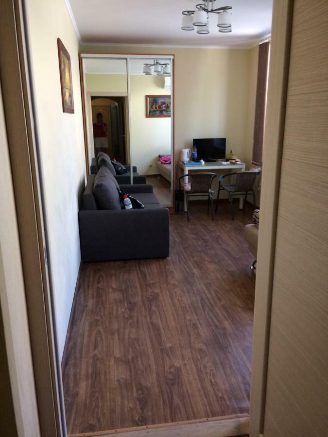Room In The Guest House Odessa Exterior foto