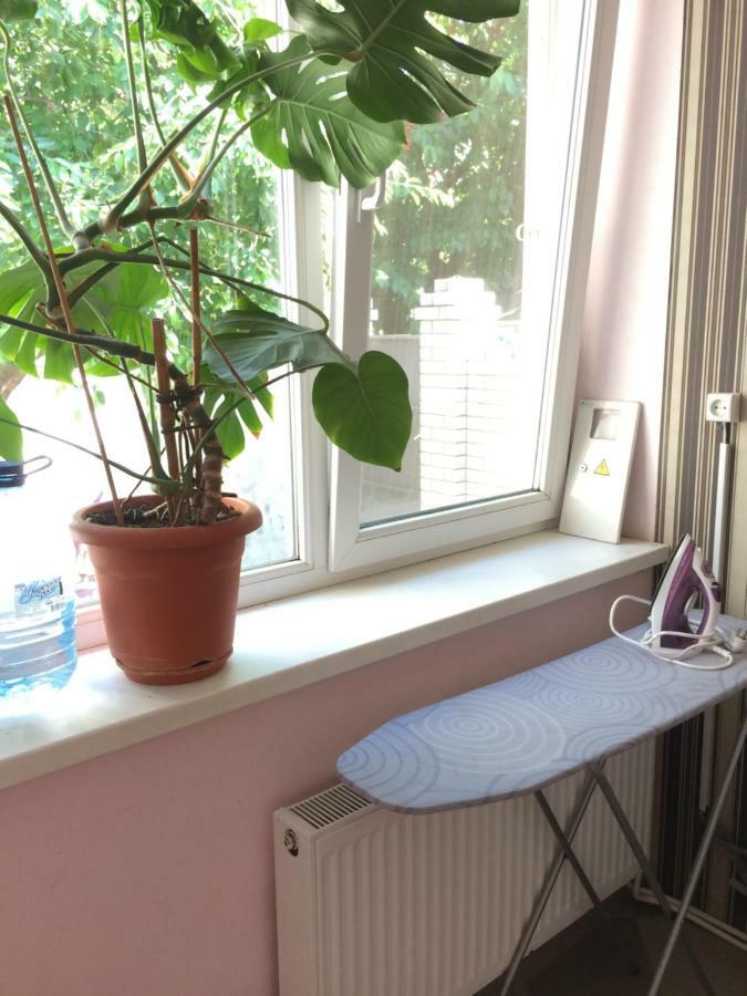 Room In The Guest House Odessa Exterior foto